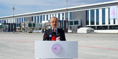 Abdulkadir Uraloğlu: Kasım ayında 18 milyon 479 bin 860 yolcu uçakla seyahat etti