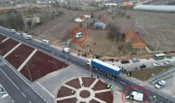 Afyonkarahisar’da öğrenci servisi kazaya karıştı