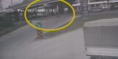 Antalya’da aracın çarptığı yaya, metrelerce savruldu