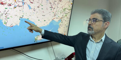 Antalya’da meydana gelen depremlerle ilgili rahatlatan açıklama