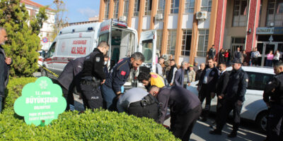 Aydın’da boşanma duruşmasından çıktı: Eşini sırtından bıçakladı