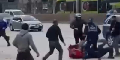 Bursa’da savaşı andıran kavga kamerada: Demir sopa ve yumruklarla saldırdılar