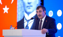 Cevdet Yılmaz: Bağımlılıkla mücadele süreklilik talep eden bir süreçtir