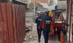 Diyarbakır’da bina yıkımı sırasında molozların altında kaldı