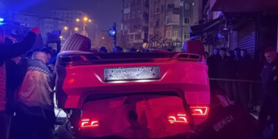 Diyarbakır’da otomobil takla attı: 1 ölü, 1 yaralı
