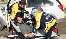 Erzincan’da sağlık personeli çift, aynı ambulansta haayat kurtarıyor
