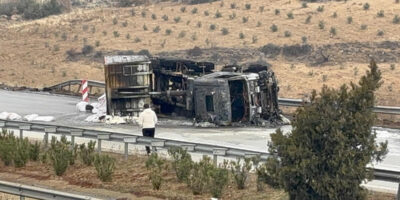 Gaziantep’te TAG Otoyolu’ndaki tır yangını sonrası yol trafiğe açıldı