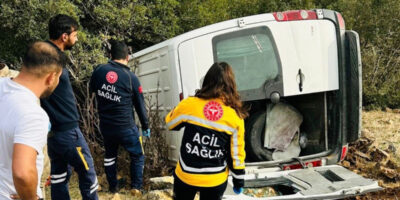 Gaziantep’te tarım işçlerini taşıyan minibüs şarampole uçtu: 1 ölü, 3 yaralı