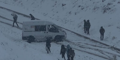 Hakkari’de kar yağışı etkili oluyor