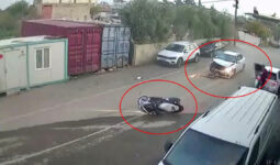 Hatay’da kaza yapan motosikletli havada taklalar attı
