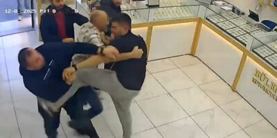 İzmir’de kuyumcuların ‘müşteri’ kavgası kamerada