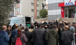Manisa’da ameliyat yaptığı sırada kalp krizi geçiren doktor yaşamını yitirdi