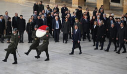 Özgür Özel, Anıtkabir’i ziyaret etti