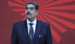 Venezuela 5 bin 600 yeminli askerin orduya katıldığını duyurdu