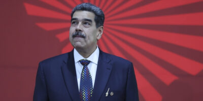 Venezuela 5 bin 600 yeminli askerin orduya katıldığını duyurdu