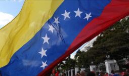 Venezuela’da binlerce yeni asker orduya katıldı