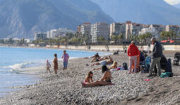Antalya’da aralık ayında deniz keyfi