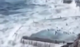 İspanya’da doğal havuza şiddetli dalga vurması sonucu 4 kişi hayatını kaybetti