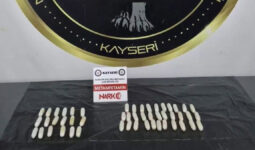 Kayseri’de yabancı uyruklu şüphelilerin midelerinde uyuşturucu tespit edildi: 3 gözaltı